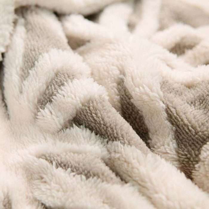 microplush warm jacquard sherpa blanket - Image 2