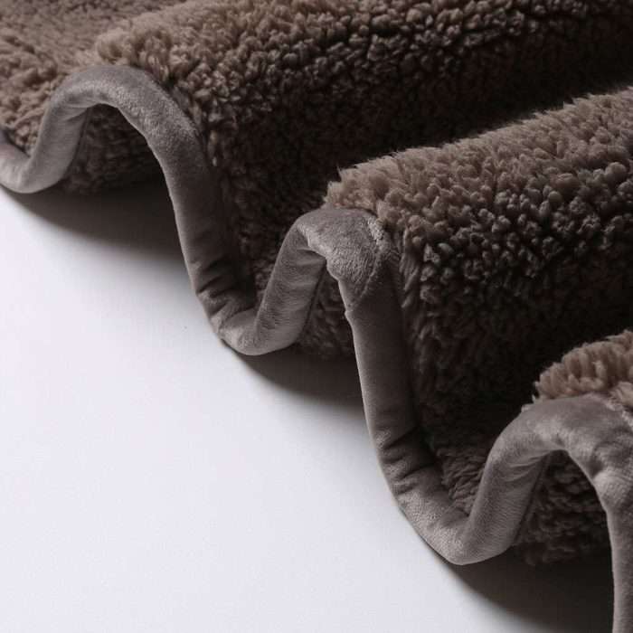 Warm Thick Sherpa Blanket - Image 2